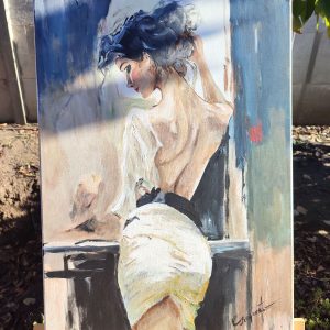 Portret pictat manual cu o femeie elegantă și o pălărie deschisă la culoare